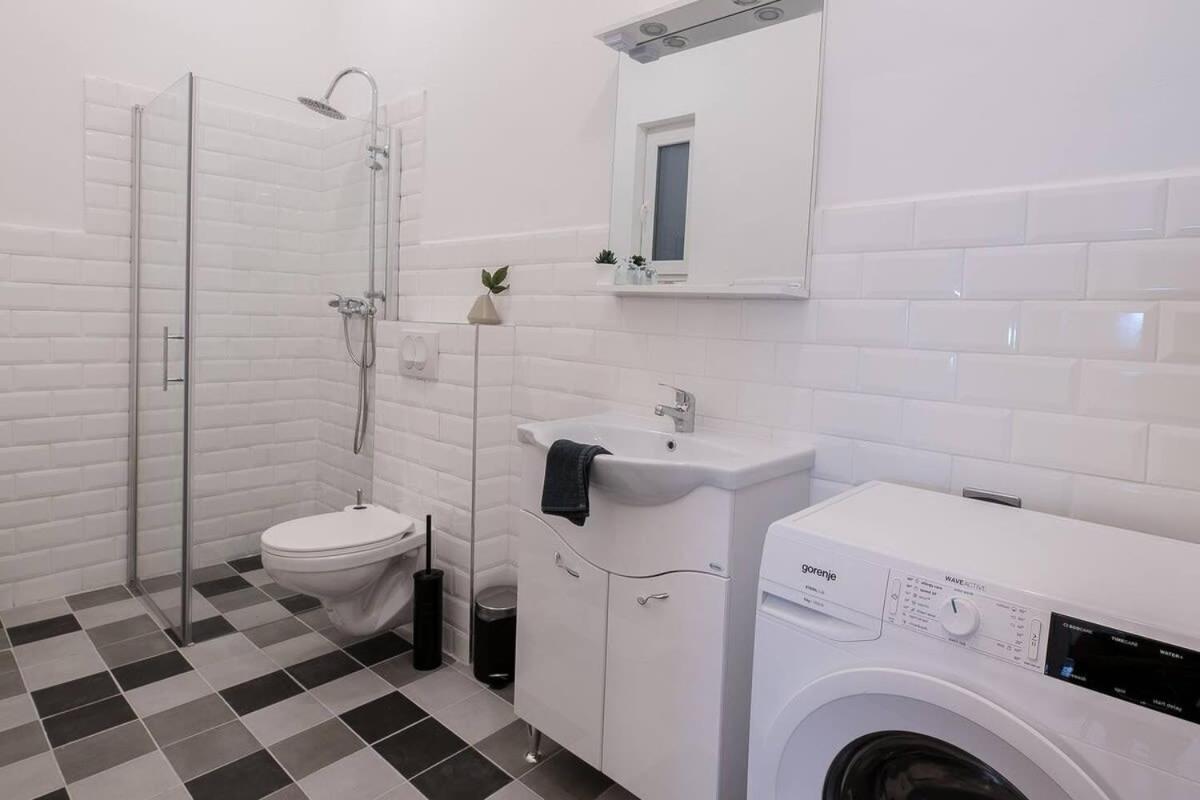 Central Brand New And Modern Apartment Budapeste Exterior foto