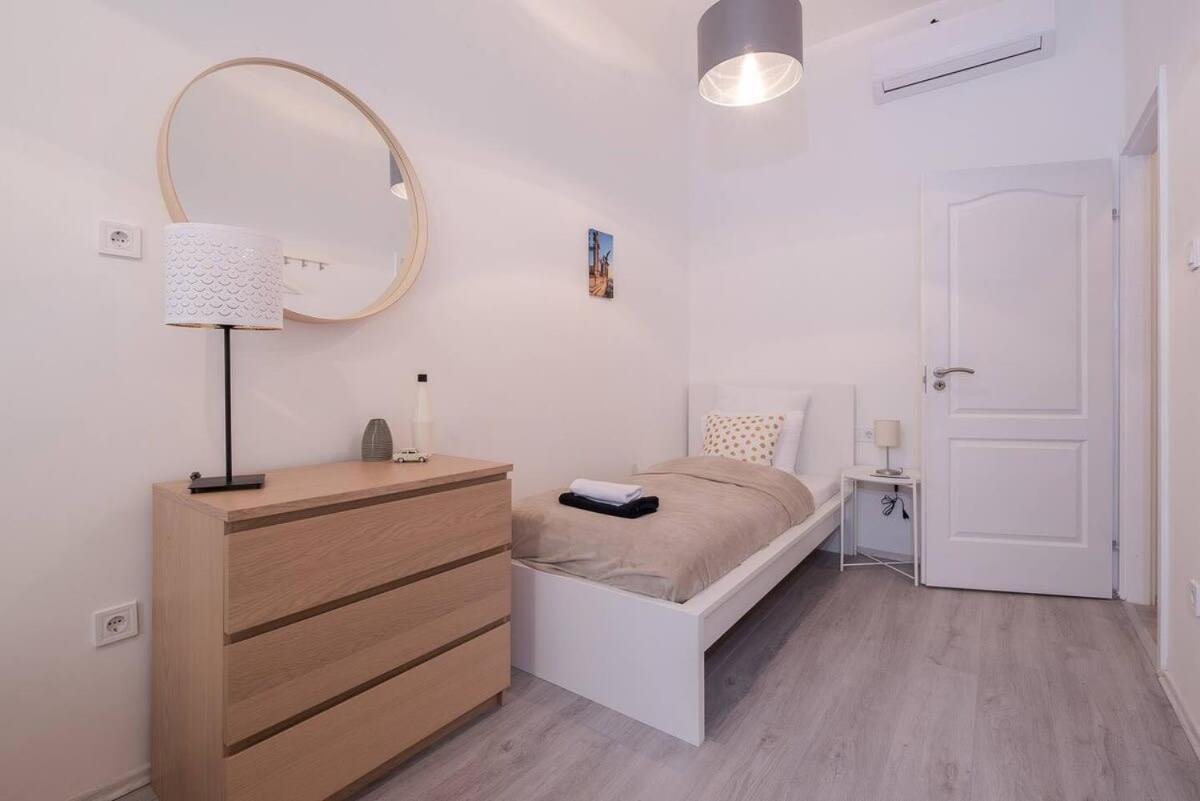 Central Brand New And Modern Apartment Budapeste Exterior foto