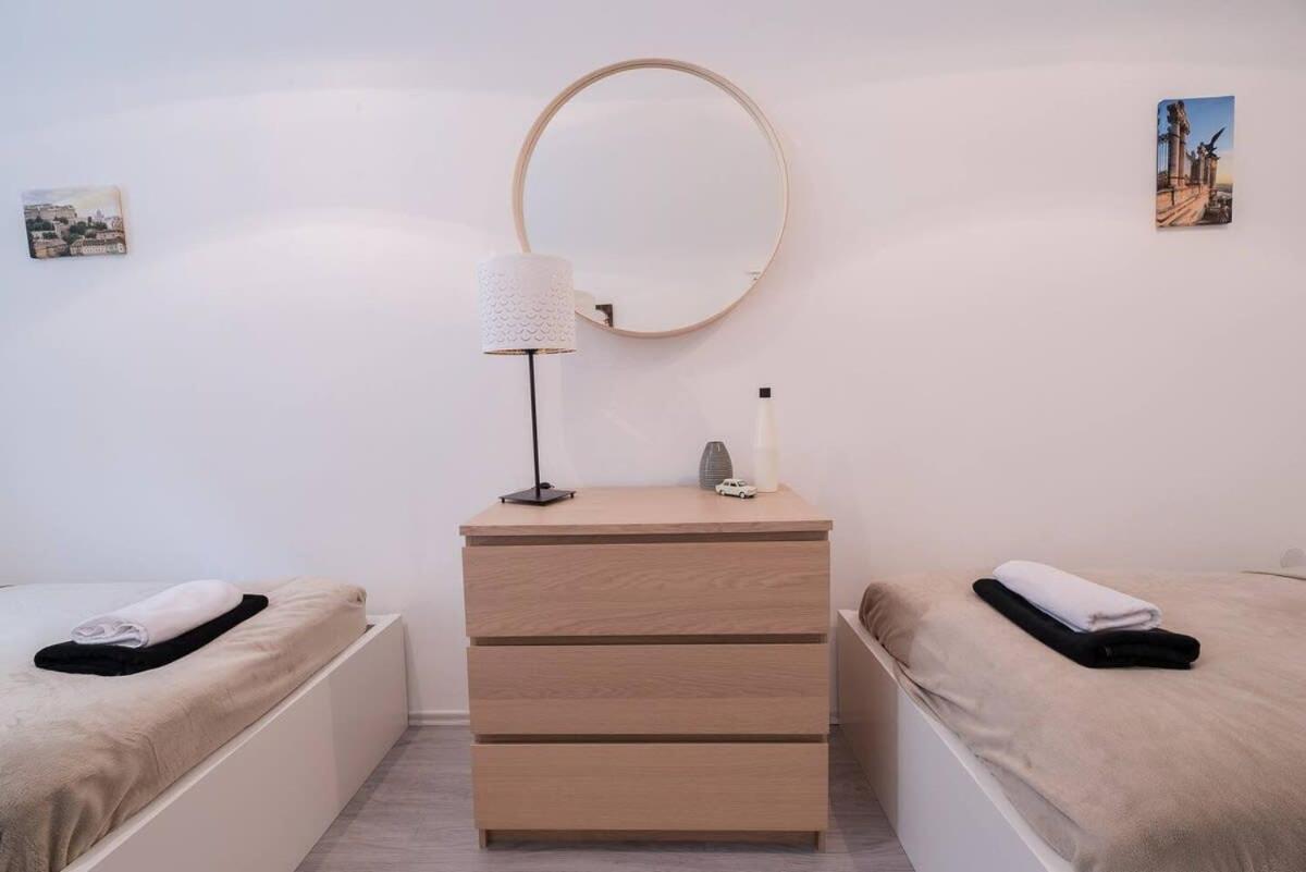 Central Brand New And Modern Apartment Budapeste Exterior foto