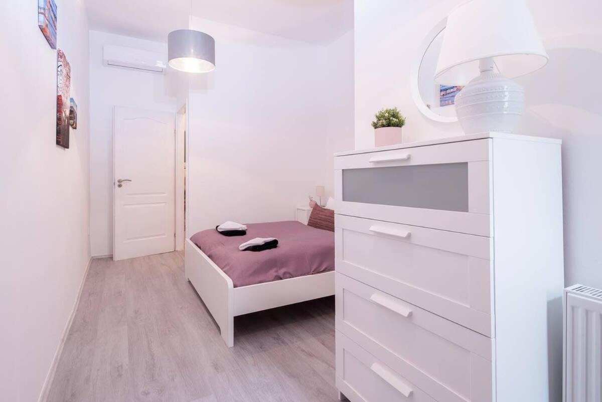 Central Brand New And Modern Apartment Budapeste Exterior foto